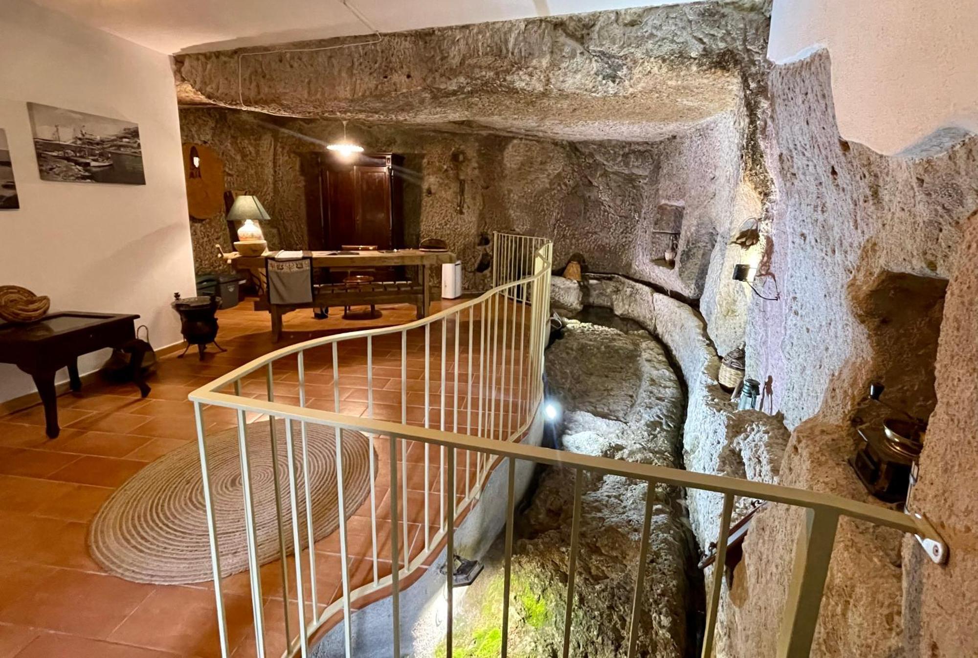 Sardinian Gallery Fonte Bosa Ngoại thất bức ảnh
