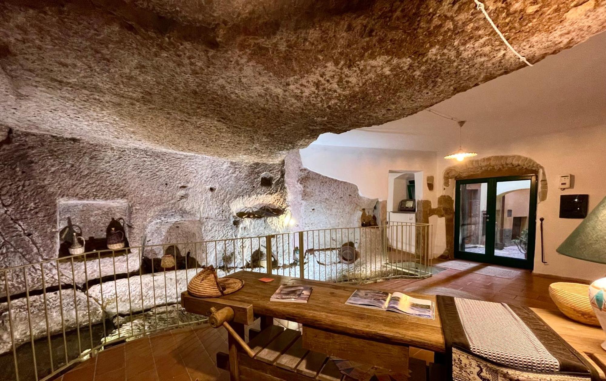 Sardinian Gallery Fonte Bosa Ngoại thất bức ảnh